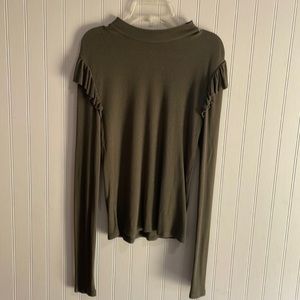 AéRopostale size large in Mossy Green w/ Ruffled shoulder detail, long sleeve